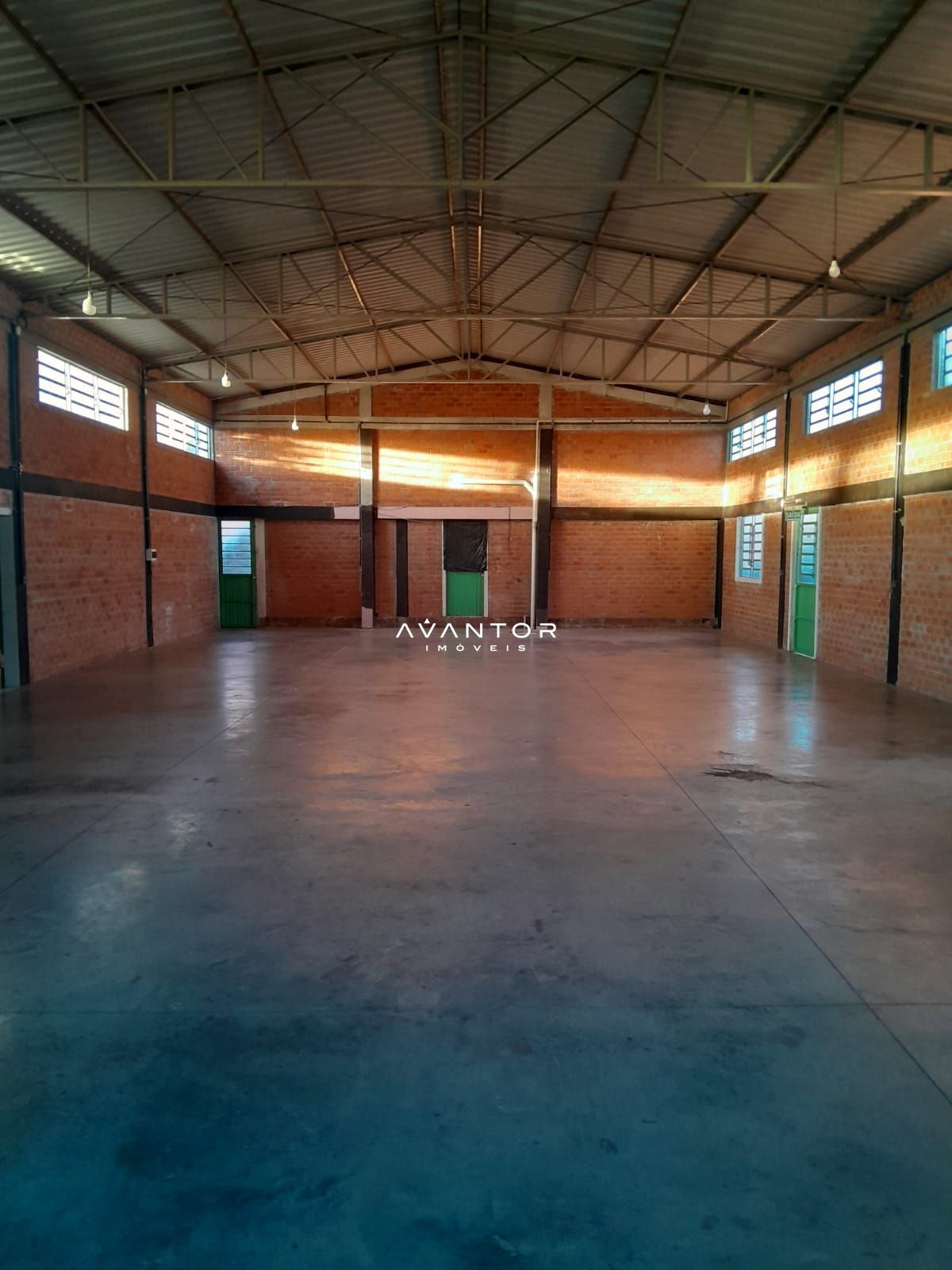 Pavilhão com 2 salas para alugar em Diácono João Luiz Pozzobon, Santa Maria/RS — foto 2 de 3