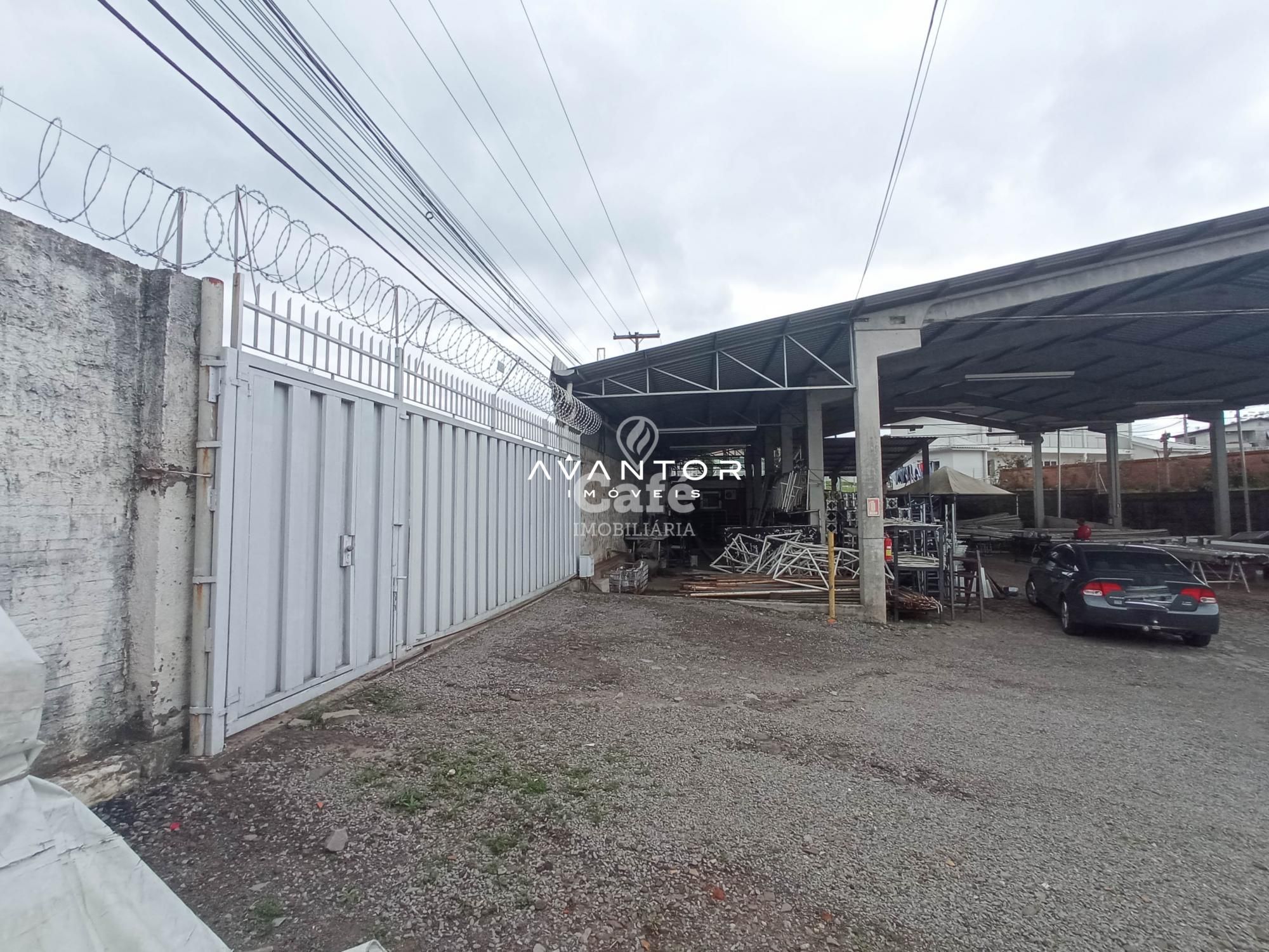 Excelente oportunidade!! Pavilhão comercial, faixa velha, com acesso frente /fundos e moni — Pavilhão com 4 salas para alugar em Pé de Plátano, Santa Maria/RS