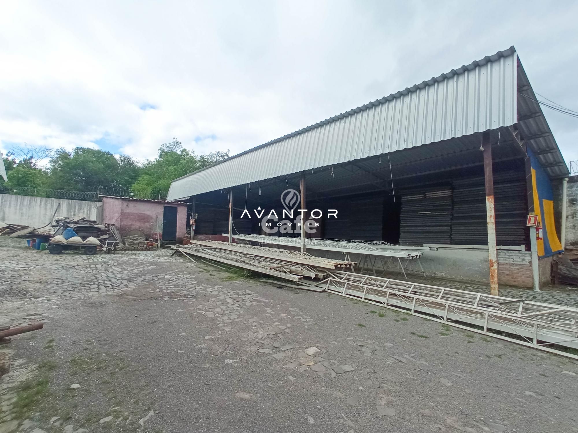 Excelente oportunidade!! Pavilhão comercial, faixa velha, com acesso frente /fundos e moni — Pavilhão com 4 salas para alugar em Pé de Plátano, Santa Maria/RS