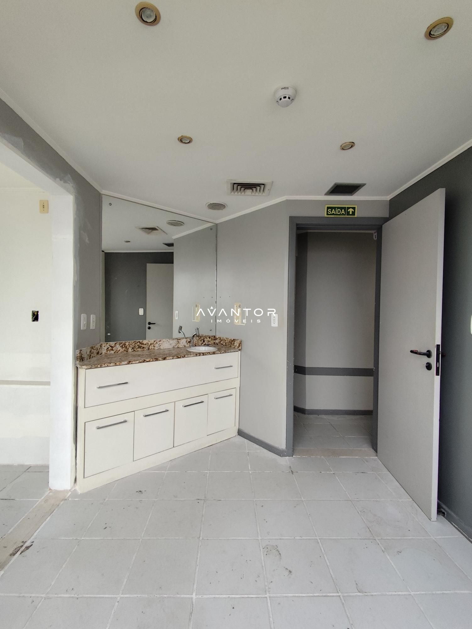 Sala Comercial com 6 salas à venda em Centro, Santa Maria/RS — foto 2 de 18