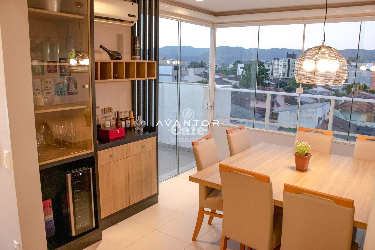 Linda cobertura duplex com 3 dormitórios e uma bela vista panorâmica do pôr do sol, próxim — Cobertura com 3 quartos à venda em Camobi, Santa Maria/RS