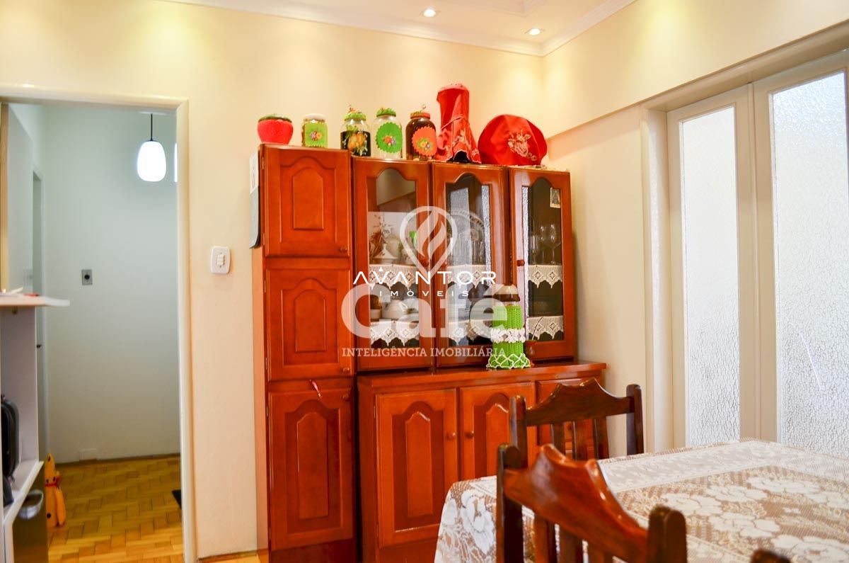 Apartamento amplo bem arejado! No centro da Cidade — Apartamento com 4 quartos à venda em Centro, Santa Maria/RS