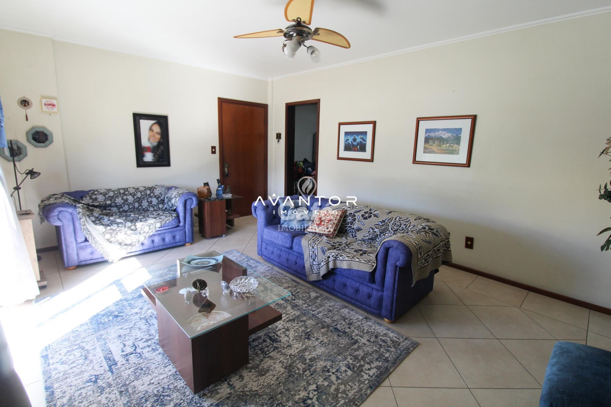 Amplo apartamento,com 3 dormitórios,sendo 1 suíte,escritório,sacada e duas vagas de garage — Apartamento com 4 quartos à venda em Nossa Senhora de Fátima, Santa Maria/RS