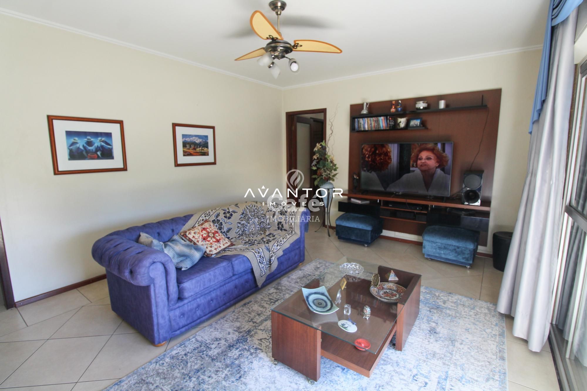Amplo apartamento,com 3 dormitórios,sendo 1 suíte,escritório,sacada e duas vagas de garage — Apartamento com 4 quartos à venda em Nossa Senhora de Fátima, Santa Maria/RS