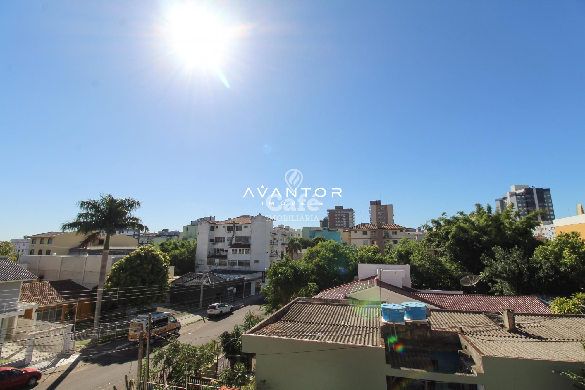 Amplo apartamento,com 3 dormitórios,sendo 1 suíte,escritório,sacada e duas vagas de garage — Apartamento com 4 quartos à venda em Nossa Senhora de Fátima, Santa Maria/RS