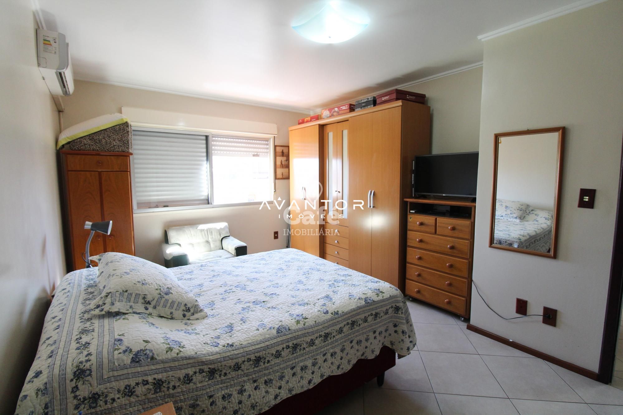 Amplo apartamento,com 3 dormitórios,sendo 1 suíte,escritório,sacada e duas vagas de garage — Apartamento com 4 quartos à venda em Nossa Senhora de Fátima, Santa Maria/RS