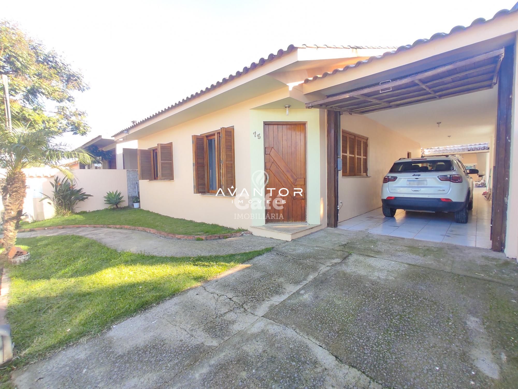 Fachada da casa com garagem — Casa com 2 quartos à venda em Camobi, Santa Maria/RS