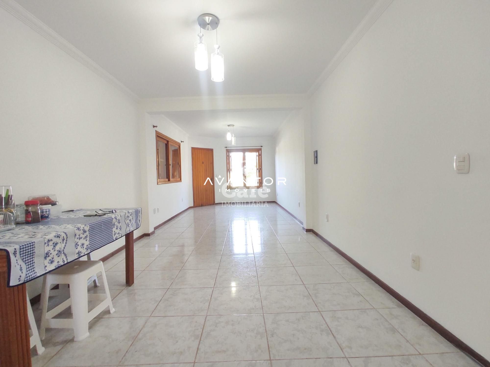Casa térrea seminova com 2 dormitórios, 2 banheiros, 4 garagens e uma linda área gourmet c — Casa com 2 quartos à venda em Camobi, Santa Maria/RS