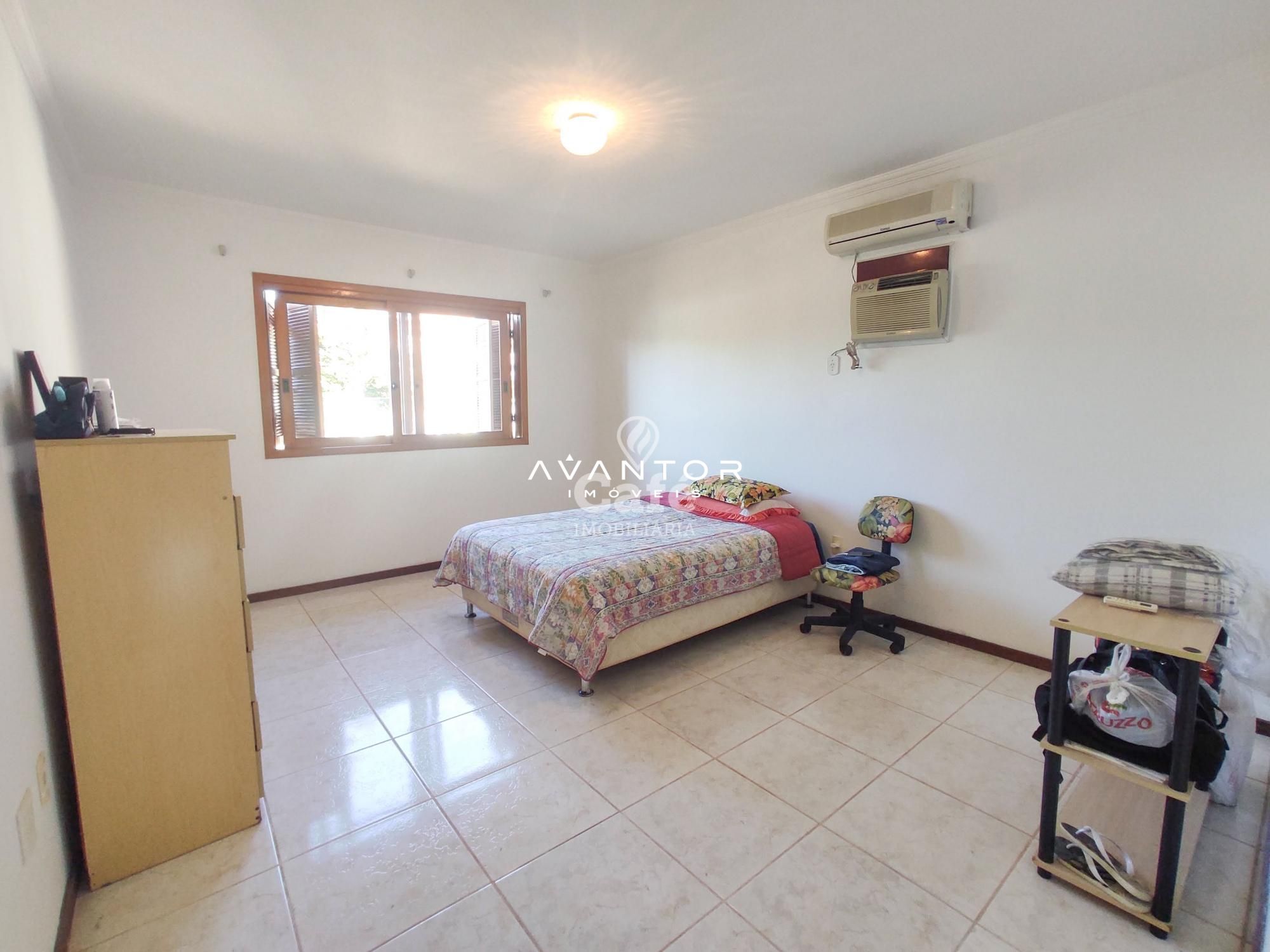 Casa térrea seminova com 2 dormitórios, 2 banheiros, 4 garagens e uma linda área gourmet c — Casa com 2 quartos à venda em Camobi, Santa Maria/RS