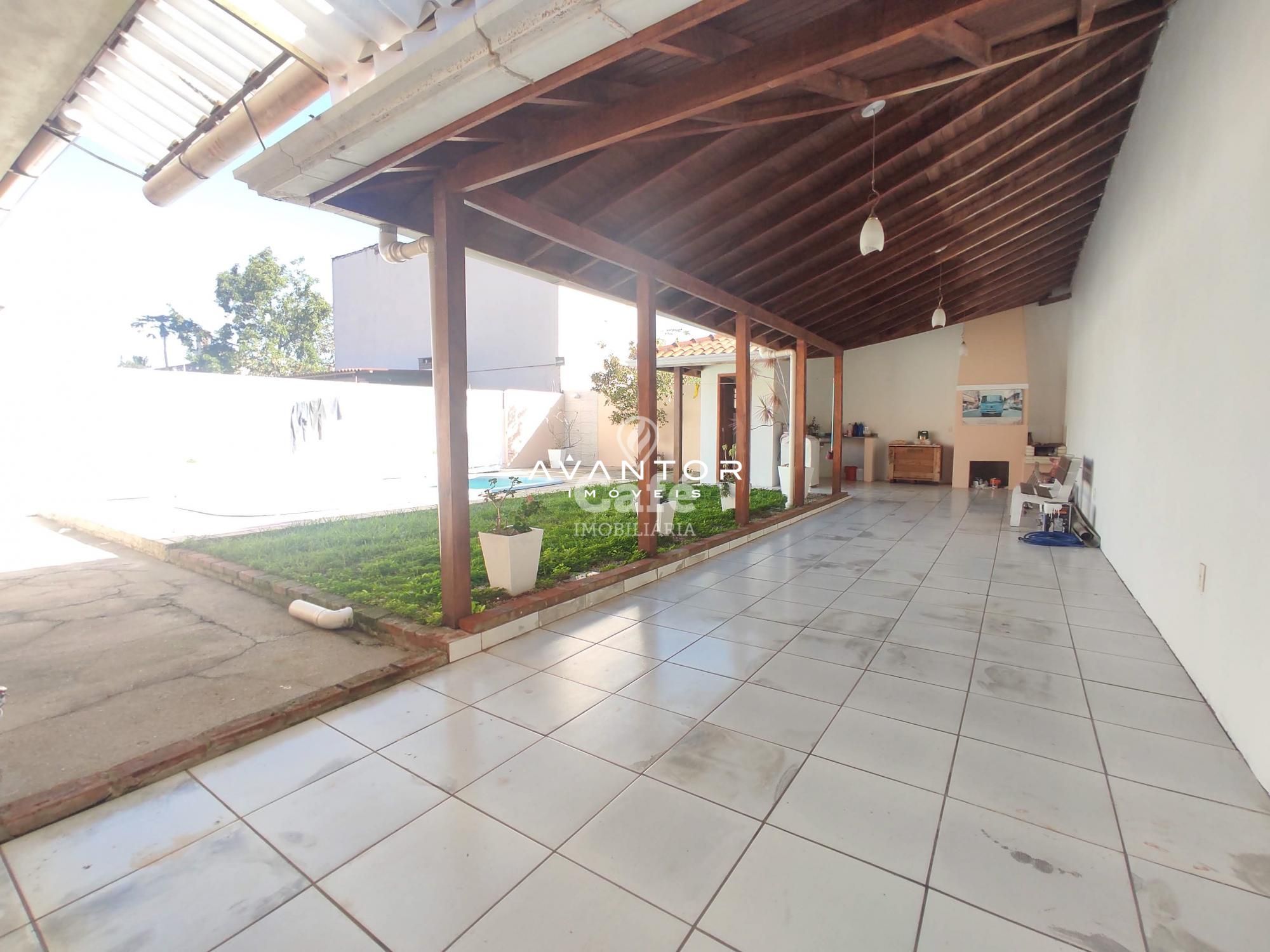Casa térrea seminova com 2 dormitórios, 2 banheiros, 4 garagens e uma linda área gourmet c — Casa com 2 quartos à venda em Camobi, Santa Maria/RS