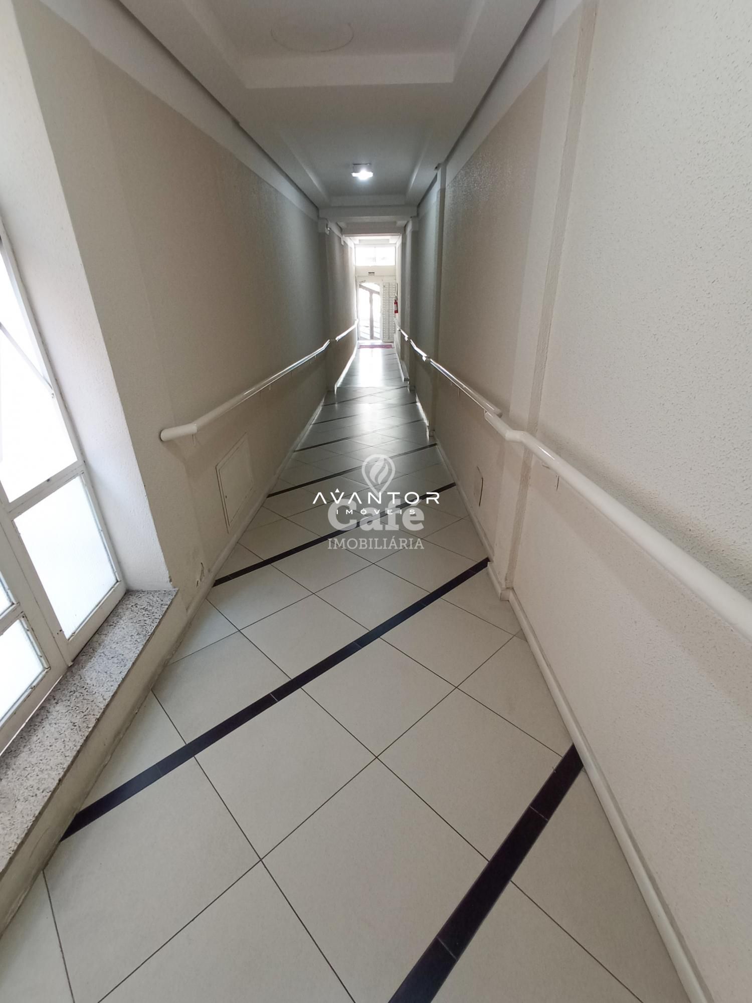Apartamento no Centro, Mobiliado De 1 Dormitório, Sala e Cozinha Conjugadas, Banheiro Soci — Apartamento com 1 quarto à venda em Centro, Santa Maria/RS