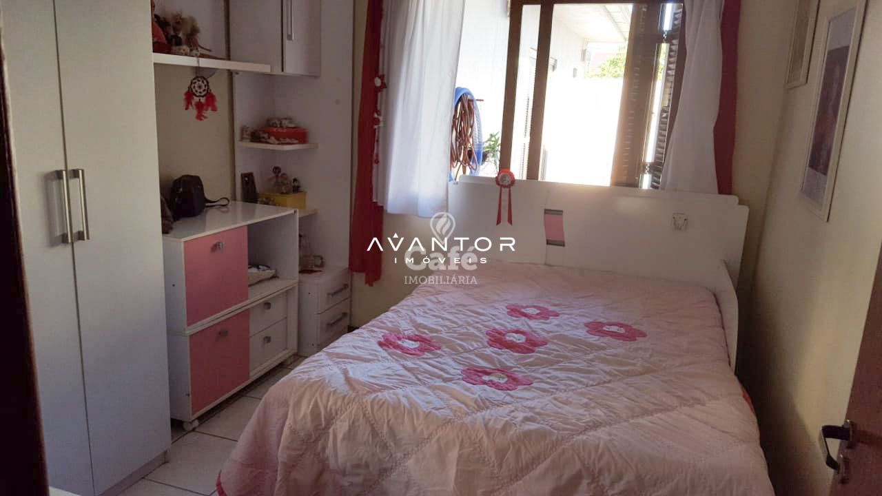 Linda casa no bairro camobi — Casa com 3 quartos à venda em Camobi, Santa Maria/RS