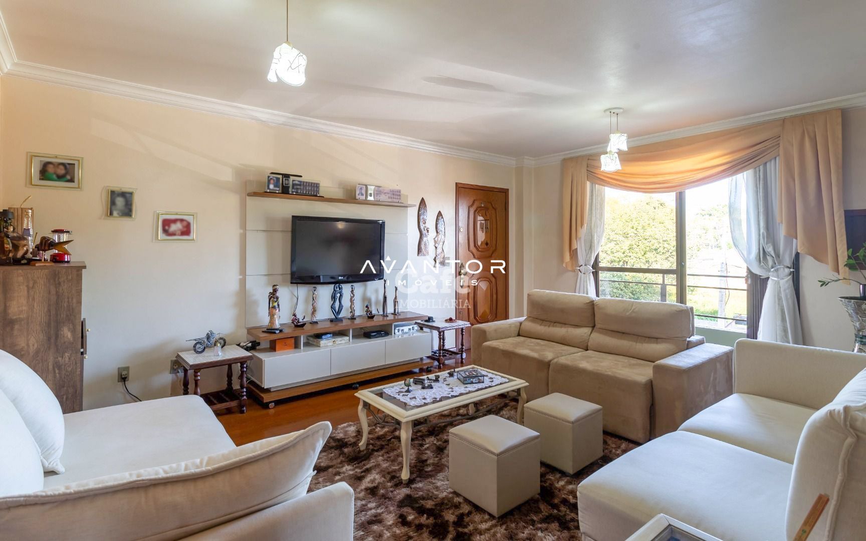 Apartamento 3 Dormitórios, 2 Suítes, 4 Banheiros, Sacada, Vaga de Garagem, Bairro Duque de — Apartamento com 3 quartos à venda em Duque de Caxias, Santa Maria/RS
