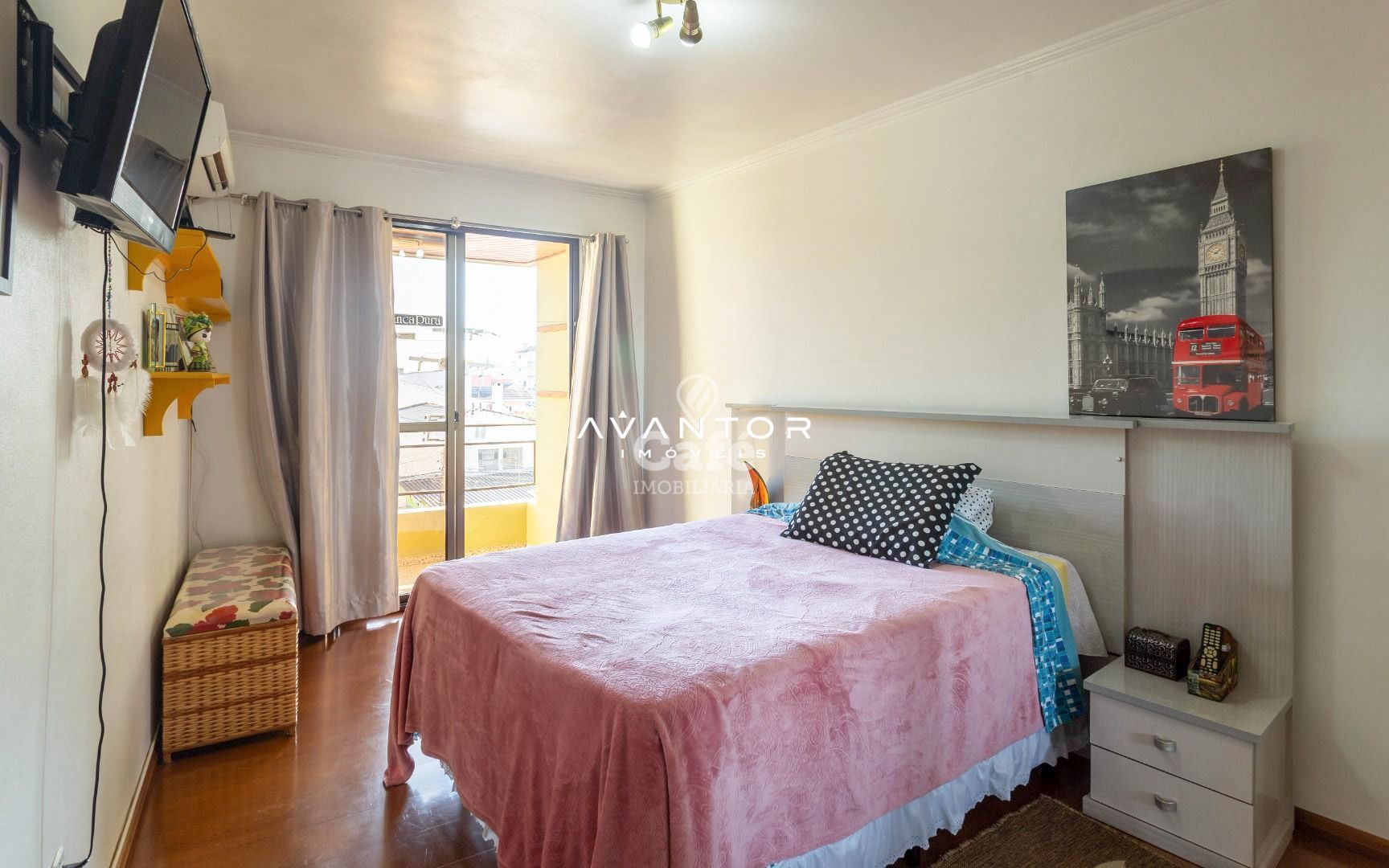 Apartamento 3 Dormitórios, 2 Suítes, 4 Banheiros, Sacada, Vaga de Garagem, Bairro Duque de — Apartamento com 3 quartos à venda em Duque de Caxias, Santa Maria/RS