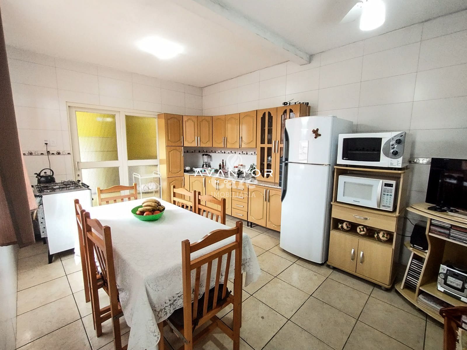 Linda casa na principal rua do bairro Trancredo Neves — Casa com 4 quartos à venda em Tancredo Neves, Santa Maria/RS
