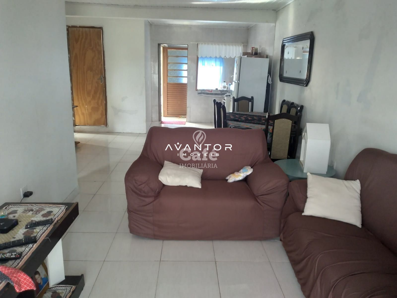 Sobrado De 5 Dormitórios, Suíte, Sala de Estar, 2 Banheiros, Cozinha, Área de Serviço, Var — Casa com 5 quartos à venda em Nossa Senhora Medianeira, Santa Maria/RS