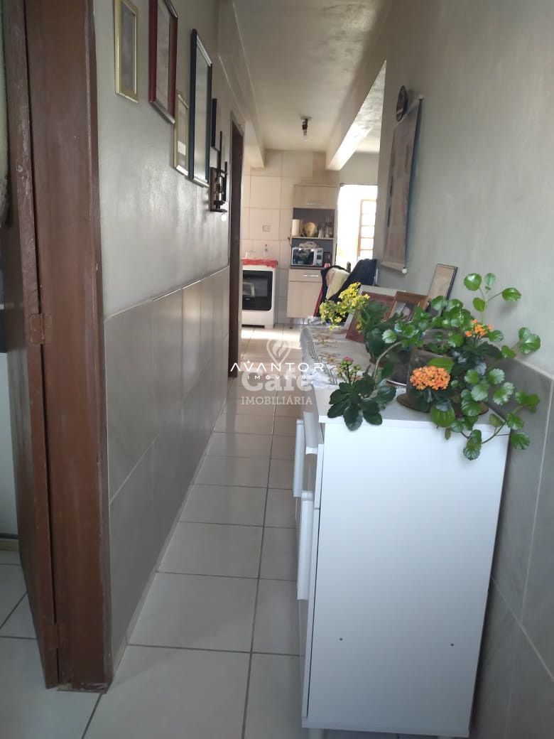 Sobrado De 5 Dormitórios, Suíte, Sala de Estar, 2 Banheiros, Cozinha, Área de Serviço, Var — Casa com 5 quartos à venda em Nossa Senhora Medianeira, Santa Maria/RS