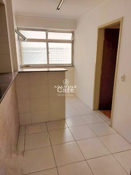 Apartamento De 2 Dormitórios, Sala Ampla, 2 Banheiros, Cozinha, Área de Serviço, Dependênc — Apartamento com 2 quartos à venda em Bonfim, Santa Maria/RS