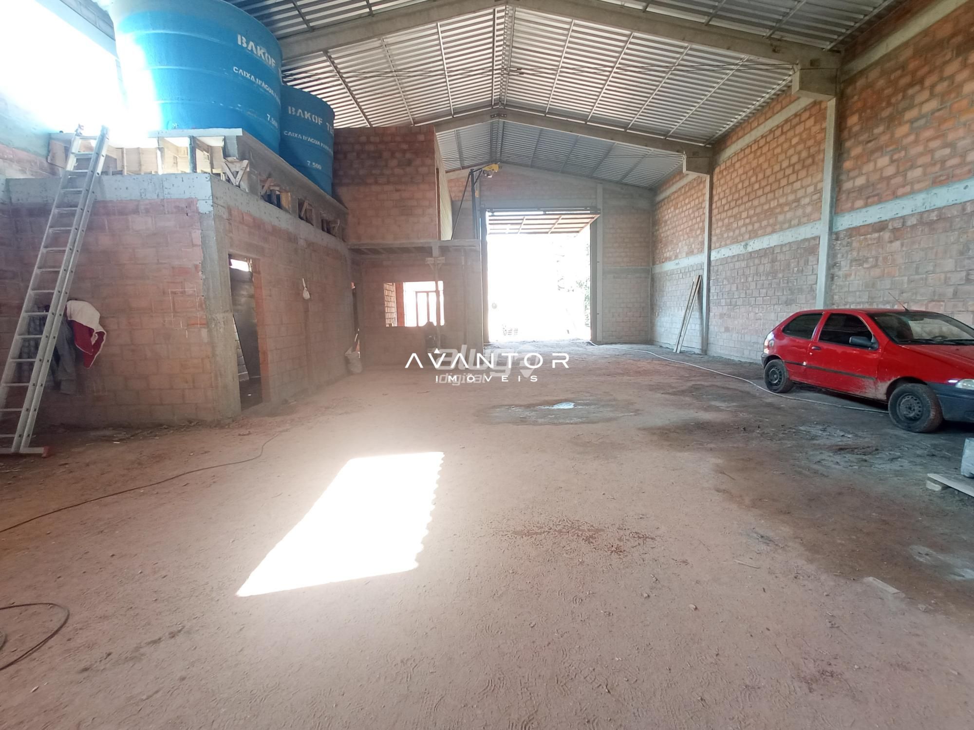 Pavilhão Amplo De 756 m² para Alugar em Excelente Localização — Pavilhão com 2 salas para alugar em Pé de Plátano, Santa Maria/RS